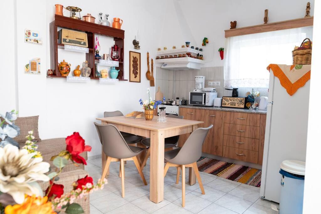 Zografia - Charming House Near The Coast Apartment มาร์มารี ภายนอก รูปภาพ